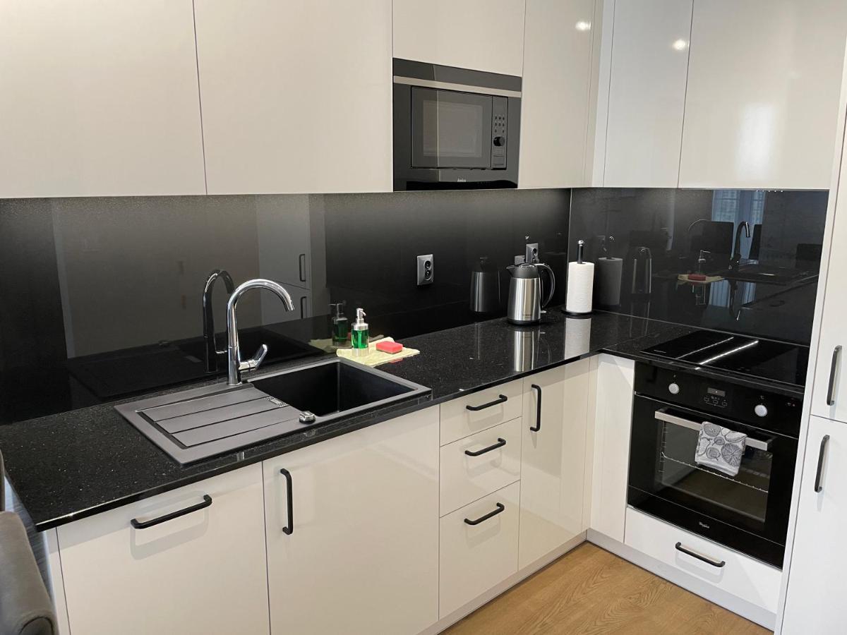 Apartamenty Magia Z Bezplatnym Parkingiem I Klimatyzacja Rzeszow Bagian luar foto