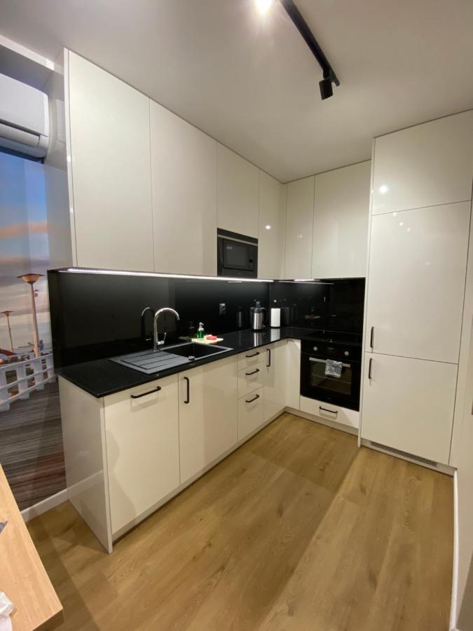 Apartamenty Magia Z Bezplatnym Parkingiem I Klimatyzacja Rzeszow Bagian luar foto
