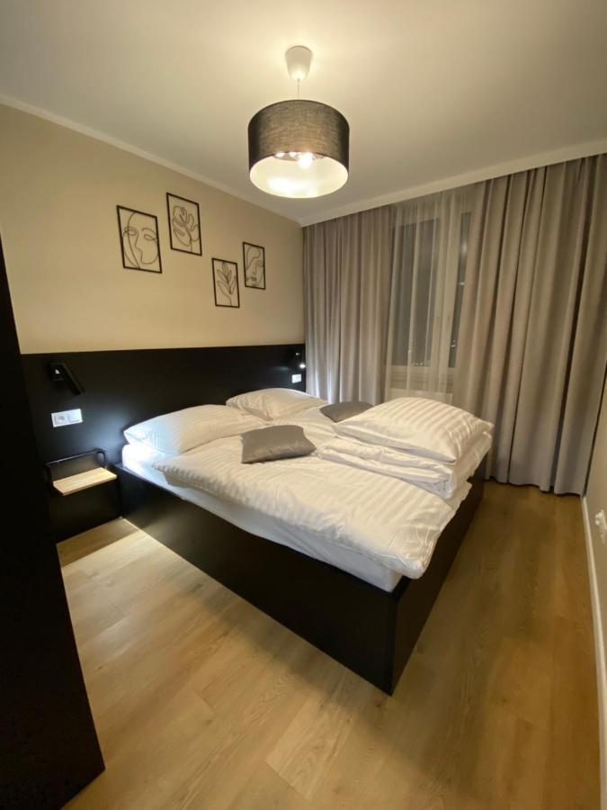 Apartamenty Magia Z Bezplatnym Parkingiem I Klimatyzacja Rzeszow Bagian luar foto