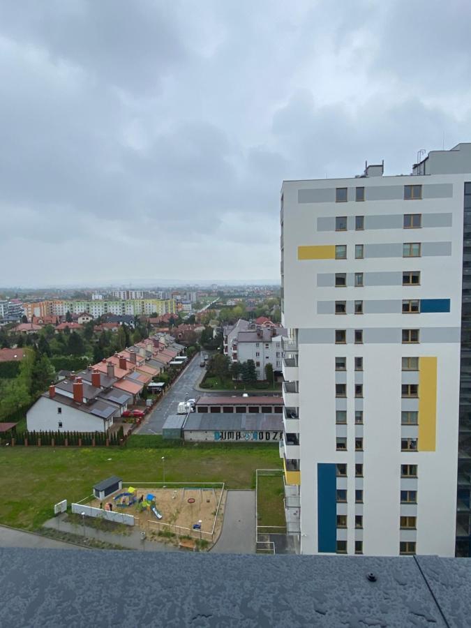 Apartamenty Magia Z Bezplatnym Parkingiem I Klimatyzacja Rzeszow Bagian luar foto