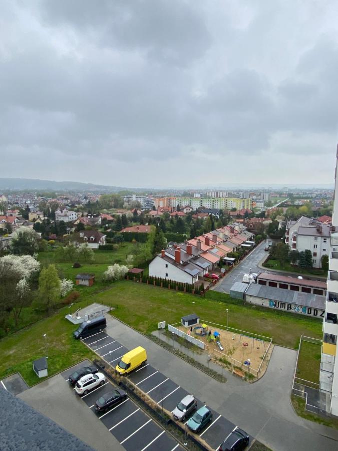 Apartamenty Magia Z Bezplatnym Parkingiem I Klimatyzacja Rzeszow Bagian luar foto